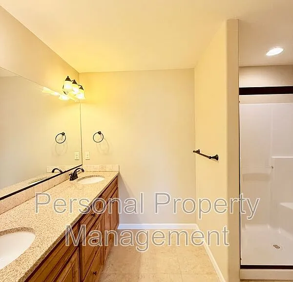 219 N 33rd Ct — Photo 18