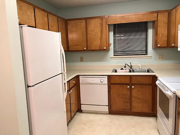 5th image of 134 Sandalwood Cir #134