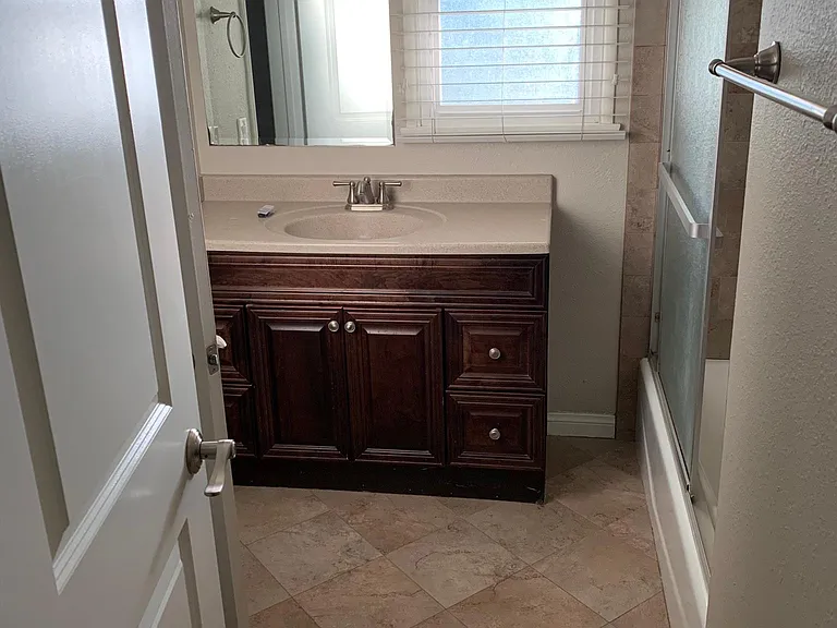 9030 Swinton Ave — Photo 19