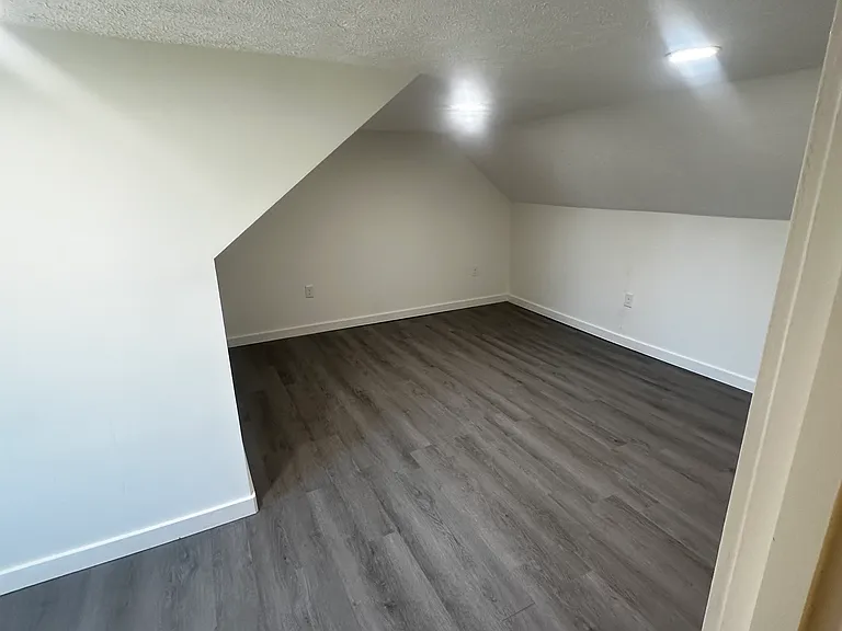 530 W Washington St #B — Photo 8
