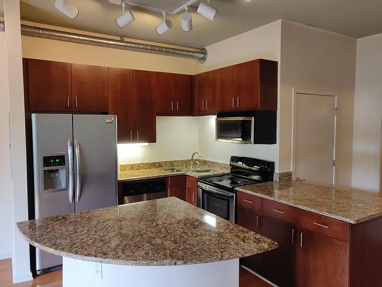 5300 Peachtree Rd #2103 — Photo 11