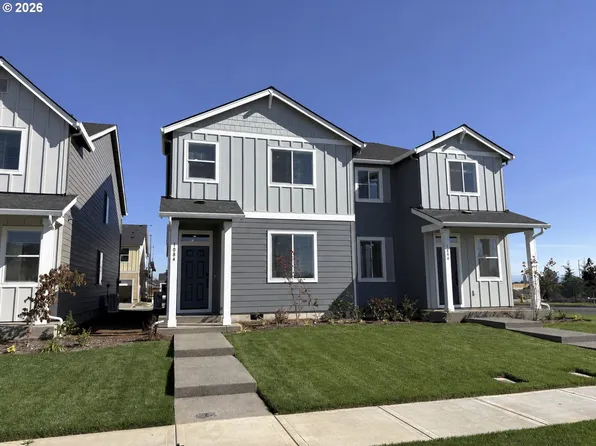 1084 Drake Ln, Woodburn, OR 97071