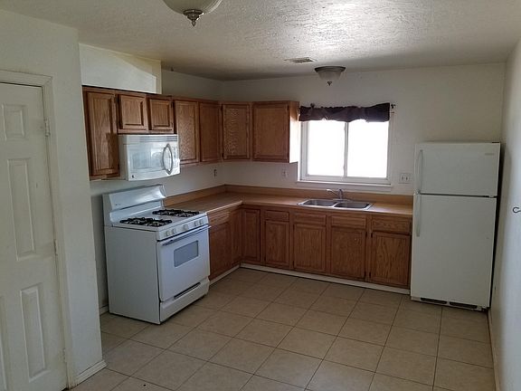 2nd image of 808 Center Ave