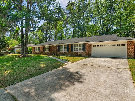 2nd image of 13 Barrington Circle