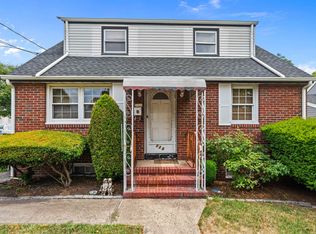 226 Pandolfi Ave, Secaucus, NJ 07094
