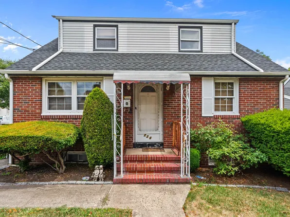 226 Pandolfi Ave, Secaucus, NJ 07094