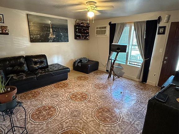 5th image of 2521 SW 28th St