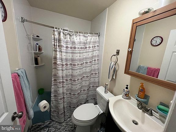 5th image of 890 Belfry Dr
