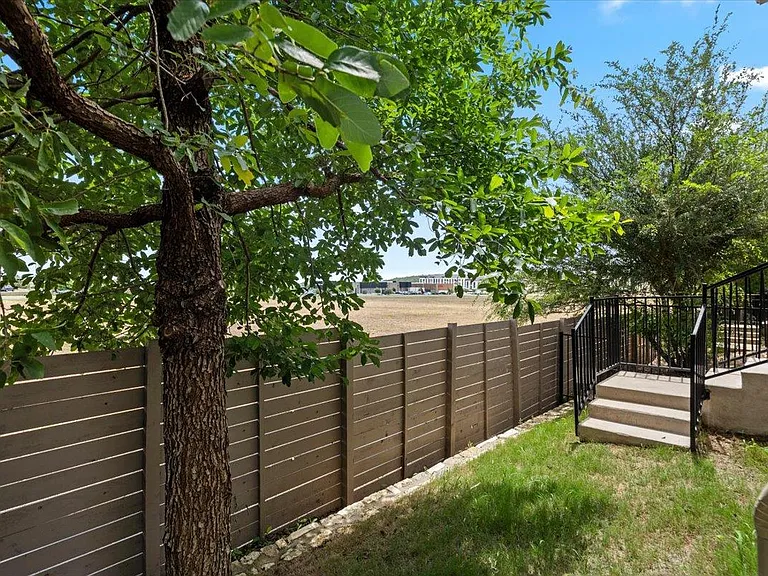 7106 Silver Star Ln — Photo 33
