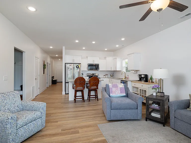286 W Abbi Ln — Photo 4