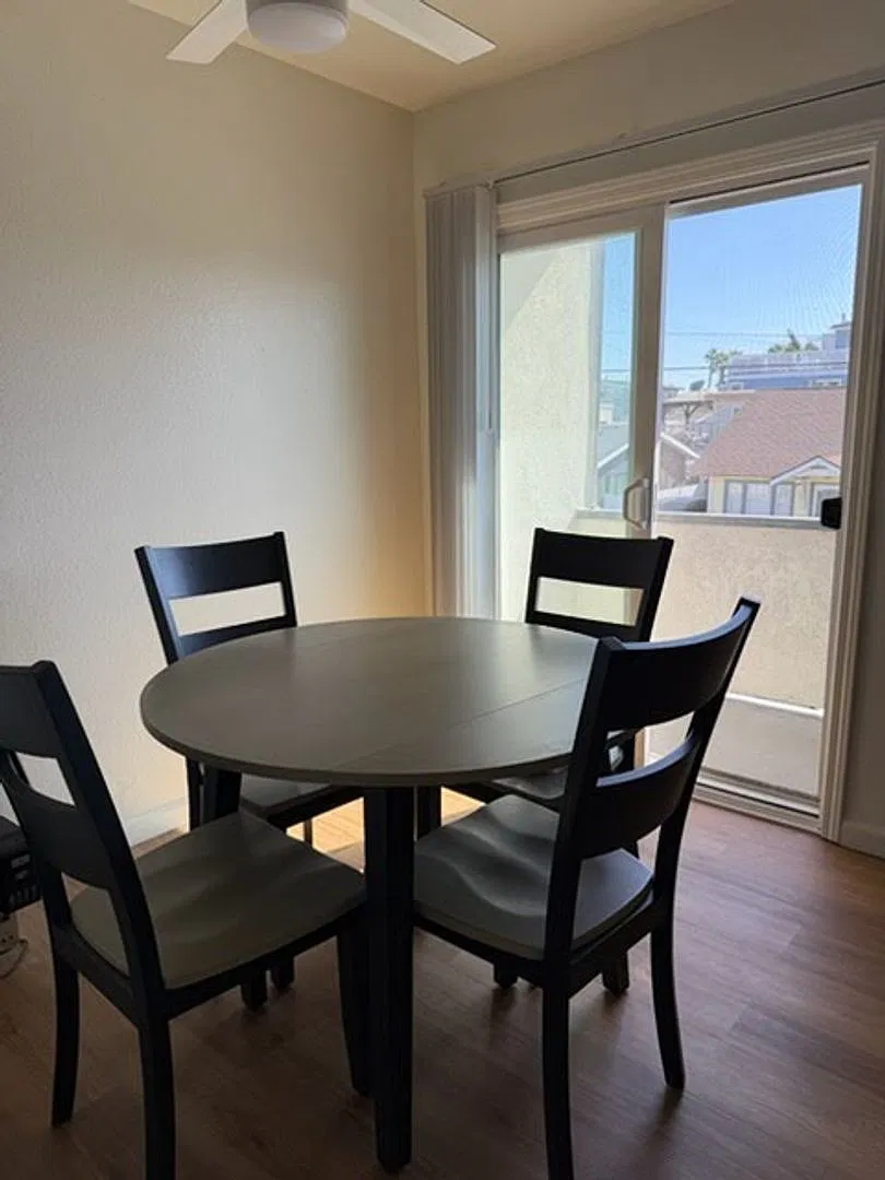 302 8th — Photo 3