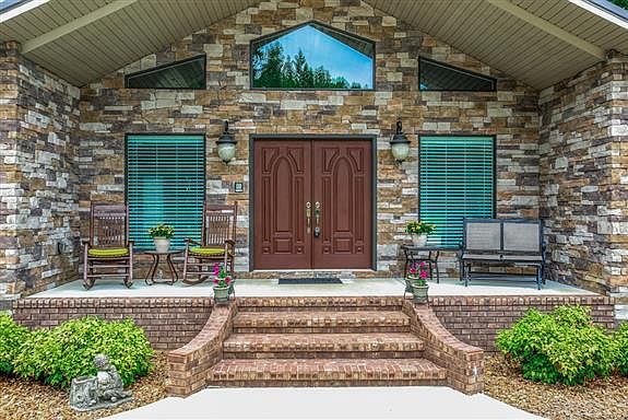 5th image of 296 Cozy Cove Ln