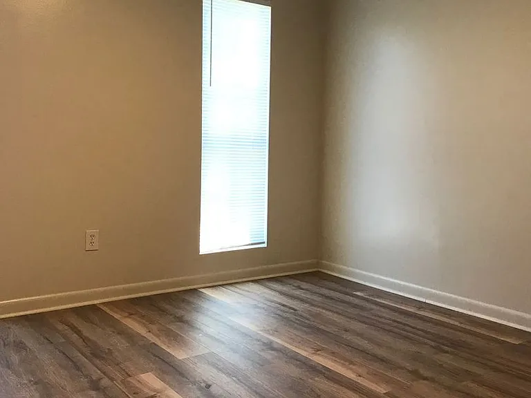 208 Cantal Dr — Photo 12