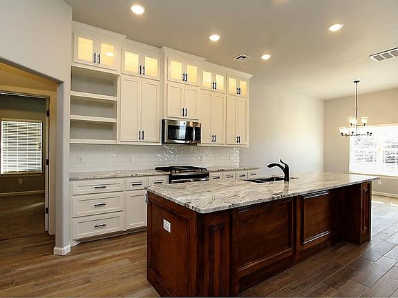 3rd image of 2875 Redwood Ct