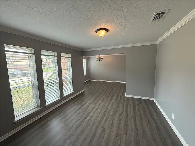 11611 Stone Bridge Dr — Photo 7