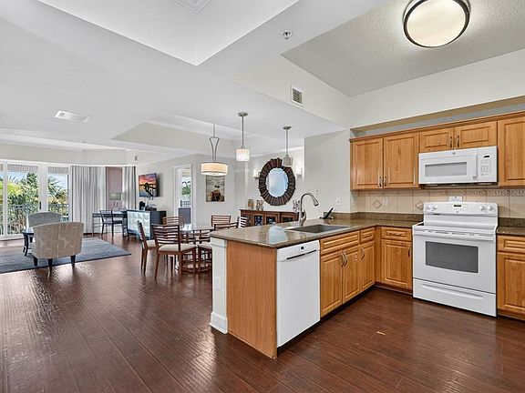 5th image of 200 OCEAN CREST DRIVE #116