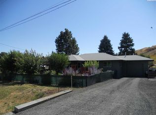 603 W 1st St, Albion, WA 99102