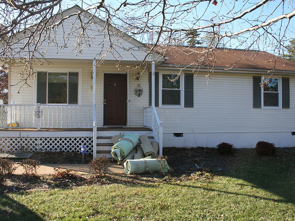 House front with covered Deck