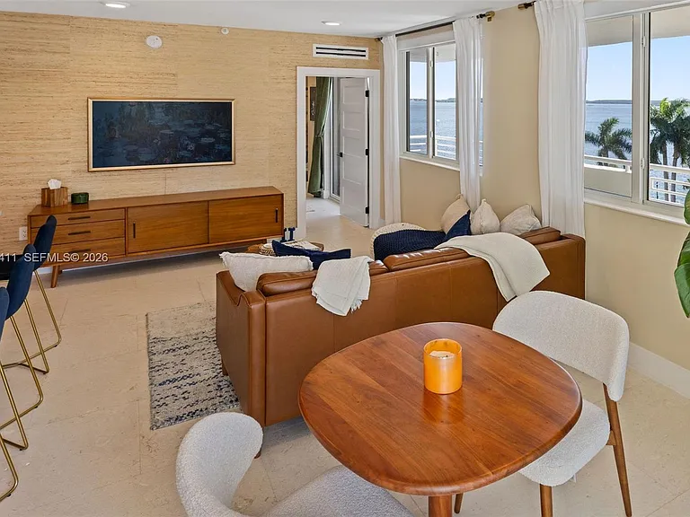 1402 Brickell Bay Dr #603 — Photo 6