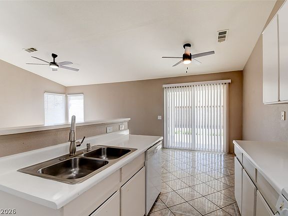 4th image of 2921 Bison Mesa Ave