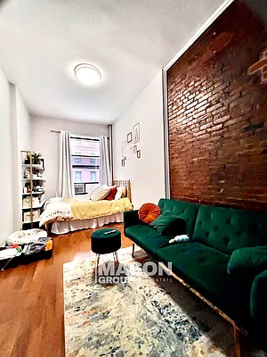 Rented by Mason Group LLC | media 18