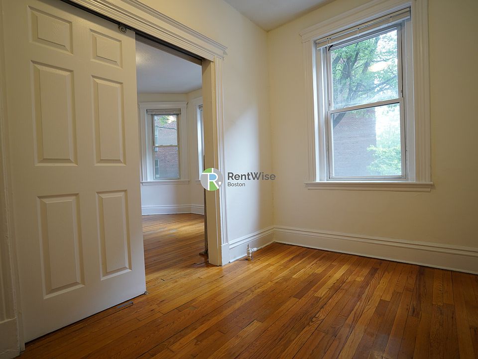 1st image of 6 Camelot Ct APT 1