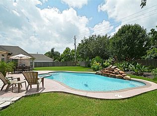 2885 Smokey Lake Ln, Dickinson, TX 77539