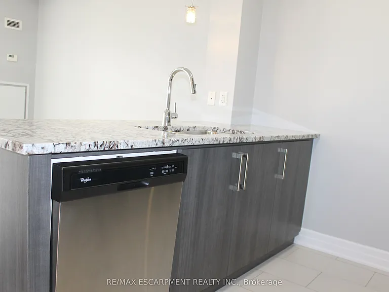 35 Southshore Cres #316 — Photo 10