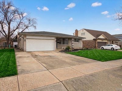 2995 Groves Dr, Sterling Heights, MI, 48310