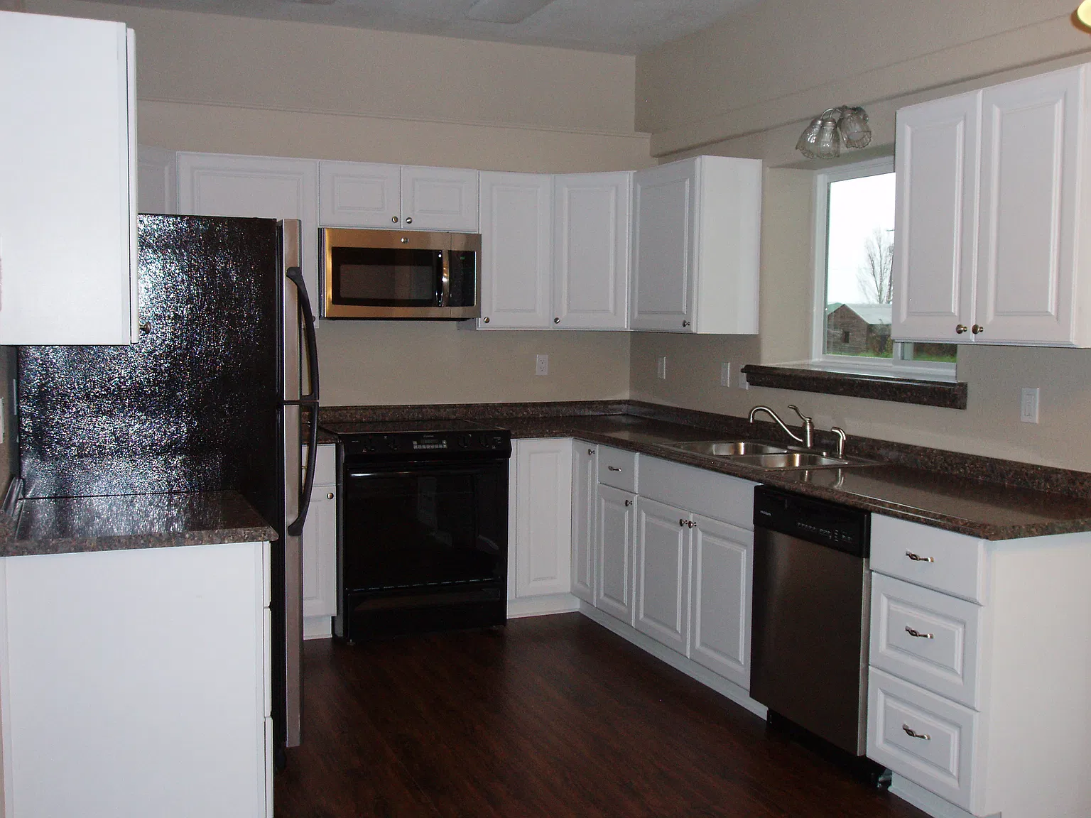 1 bed, 850 sqft, $1,350 — Photo 4