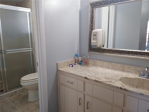 4th image of 628 Northern Oaks Ave