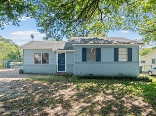 1633 Whitehead Dr, Southaven, MS 38671