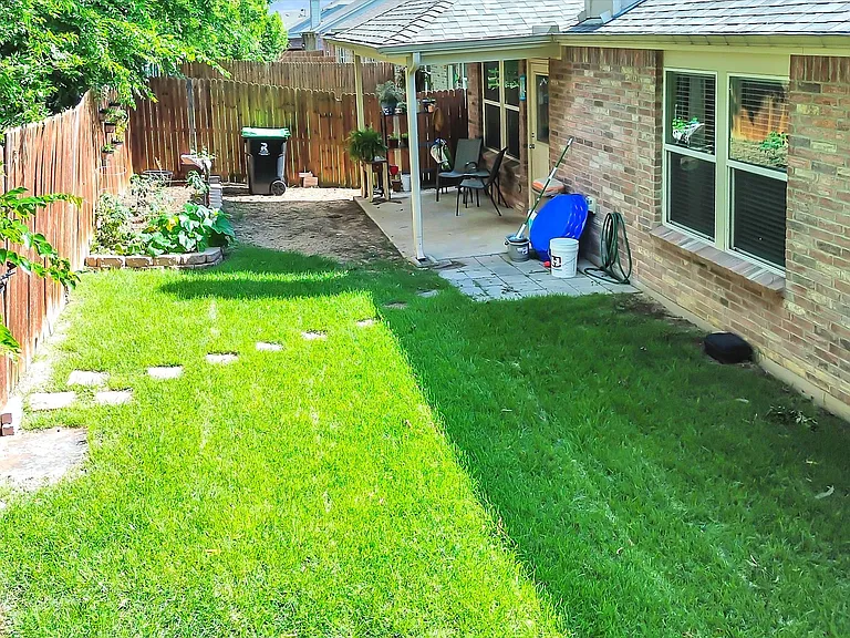 1713 Megan Creek Dr — Photo 33