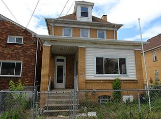 825 Woodward Ave, Mc Kees Rocks, PA 15136