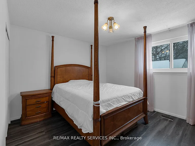 81 Glenforest Rd — Photo 11