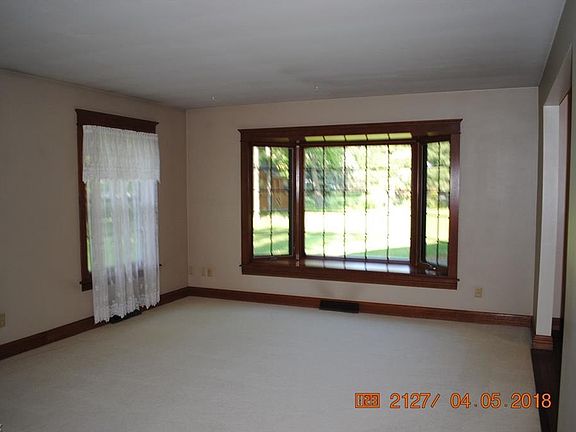 4th image of 3400 Russett Dr