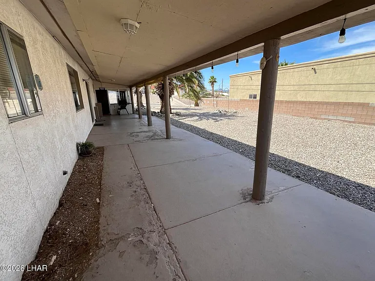 1241 Palmas Dr — Photo 21