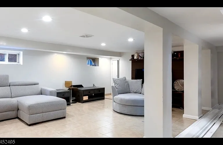 33 Johnson Ave — Photo 5