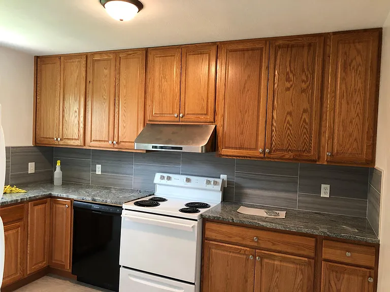 932 Alexandria Dr — Photo 5