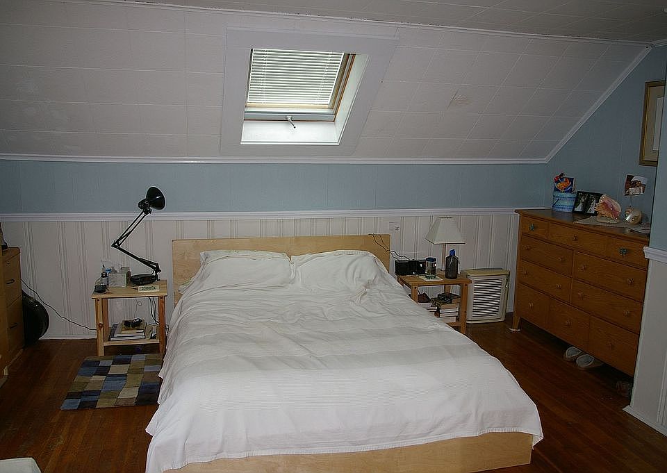 Upstairs bedroom #4
