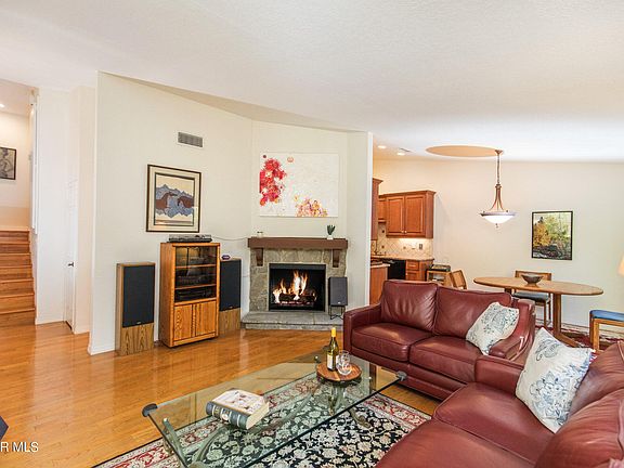 5th image of 29621 Strawberry Hill Dr
