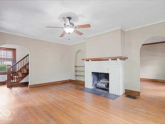 2nd image of 4652 N Kenwood Ave #137