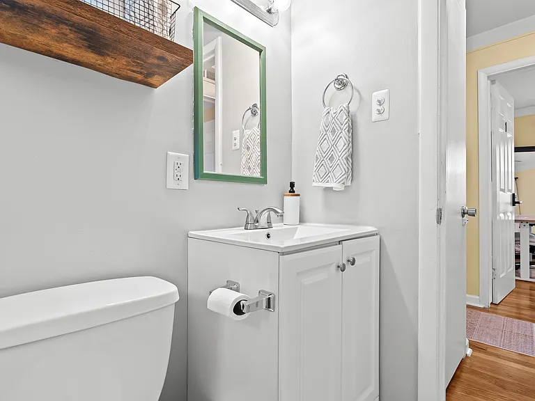 26107 Dartmouth St #1 — Photo 12
