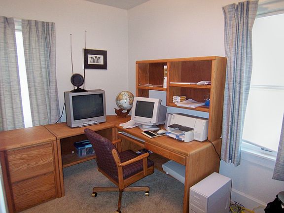 Use as bedroom or office space.