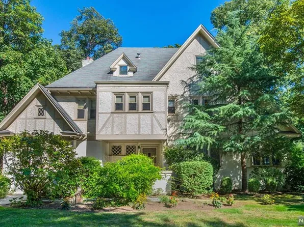 171 Larch Ave, Bogota, NJ 07603