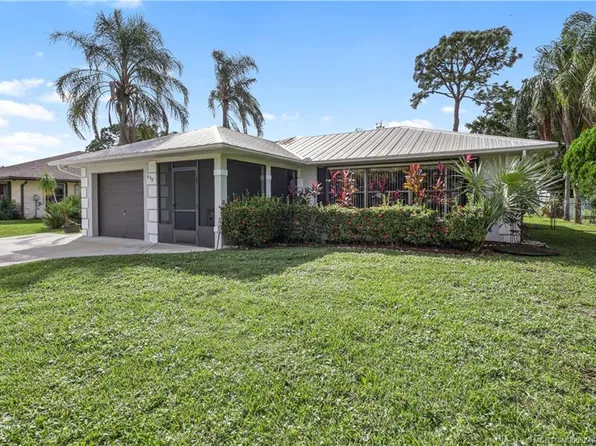 838 SE Cavern Ave, Port Saint Lucie, FL 34983
