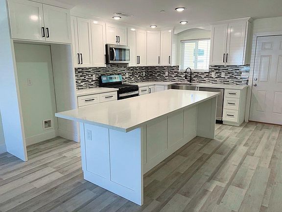 5th image of 33119 Walls Street