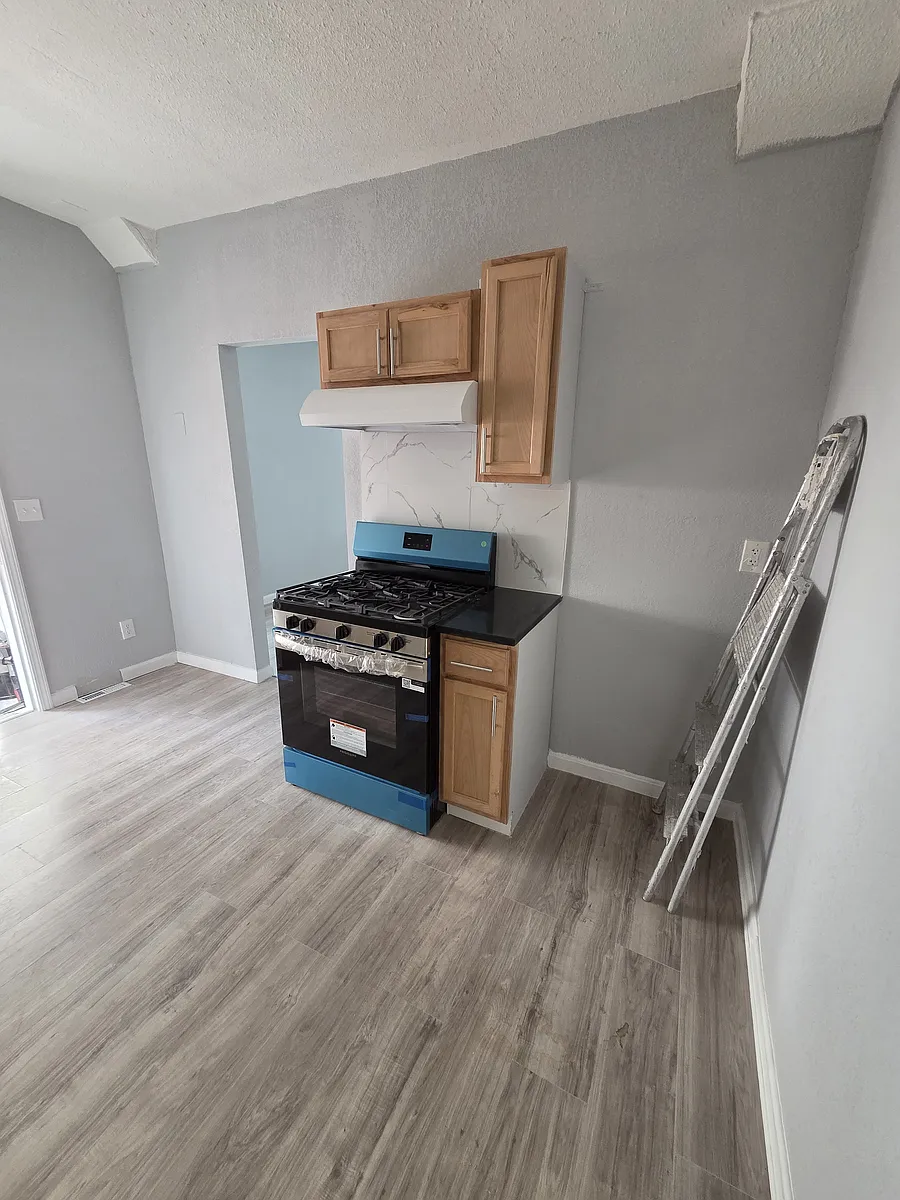 Building Photo - 3360 W 98th St #1