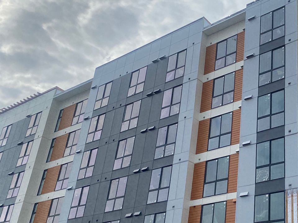 1st image of 124 E Main St #1