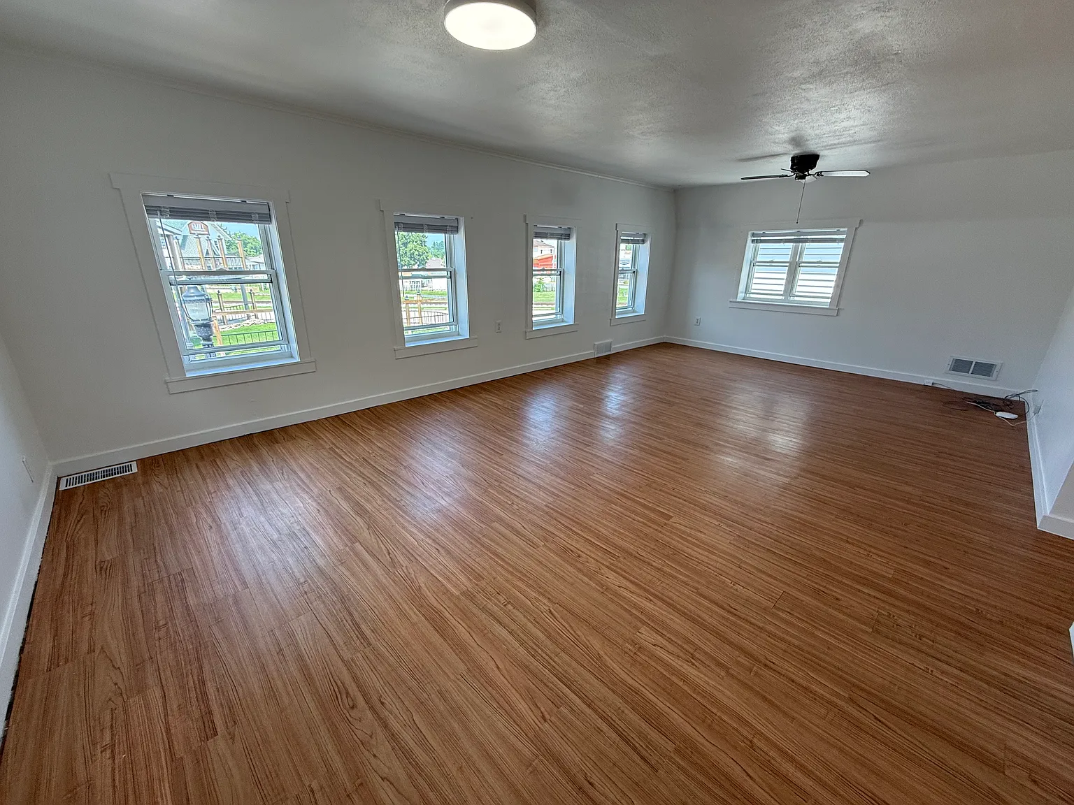 2 bed, 800 sqft, $1,395 — Photo 3